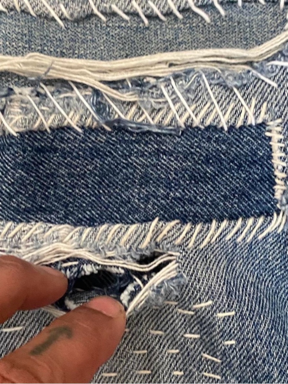 Classic Men's Distressed Blue Jeans Levi’s 505 with sashiko patches - Picture 3 of 8